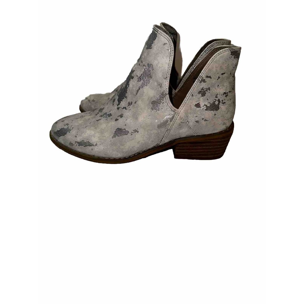 Boutique by Corky's Wayland White‎ & Metallic Silver Ankle Bootie Size 6 - Picture 3 of 8